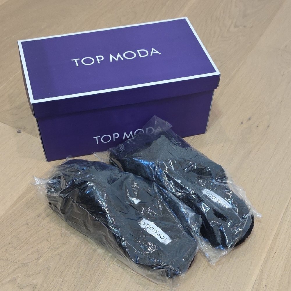 TOP Moda Plush Black Slippers - Picture 6 of 12